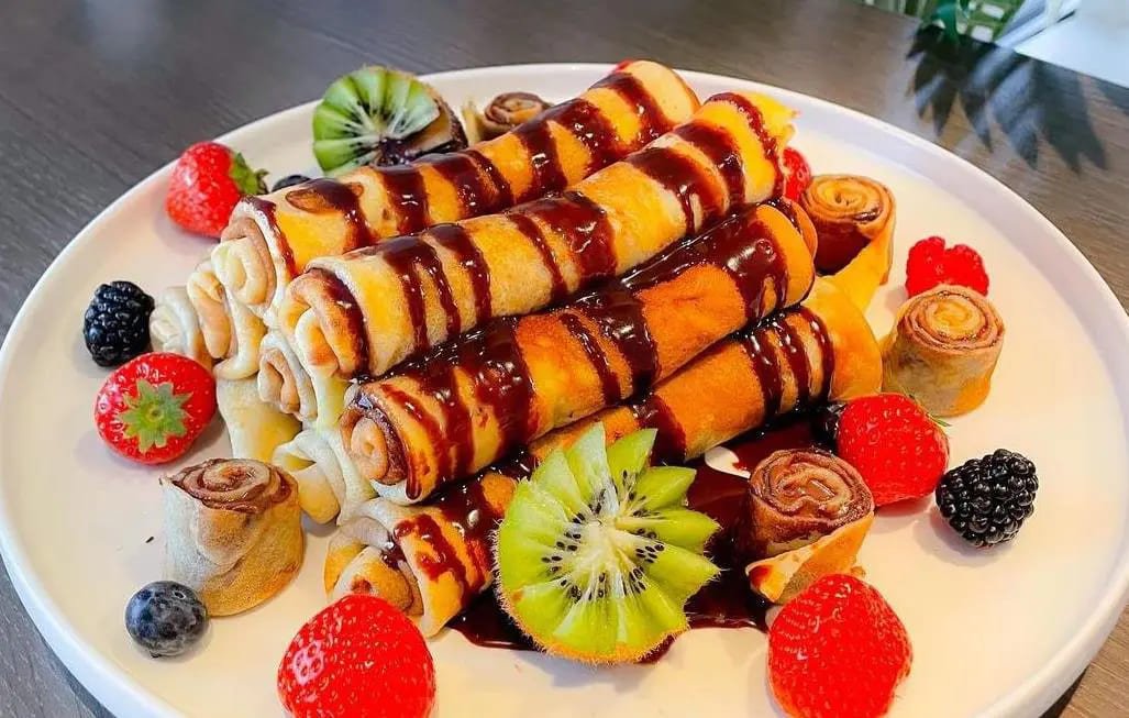 Makea brunssi – pannukakut, vohvelit ja hedelmät